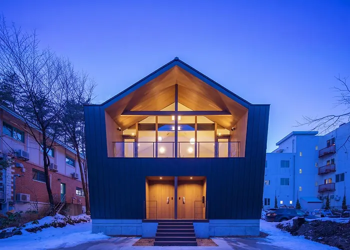 Hakuba White Fox Chalet