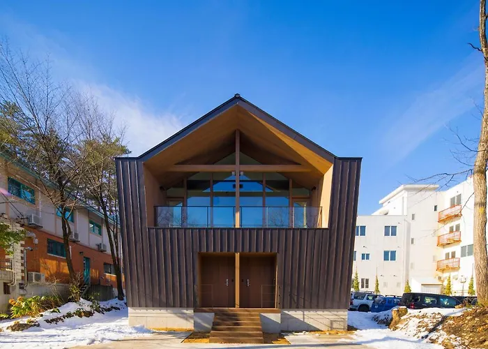 Hakuba White Fox Chalet